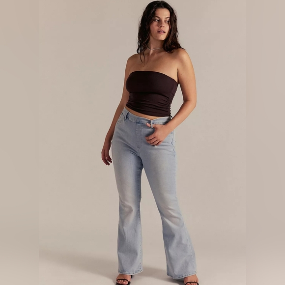 FP We The Free Curvy Infinite Stretch Pull On Flare Jeans - Picture 2 of 5